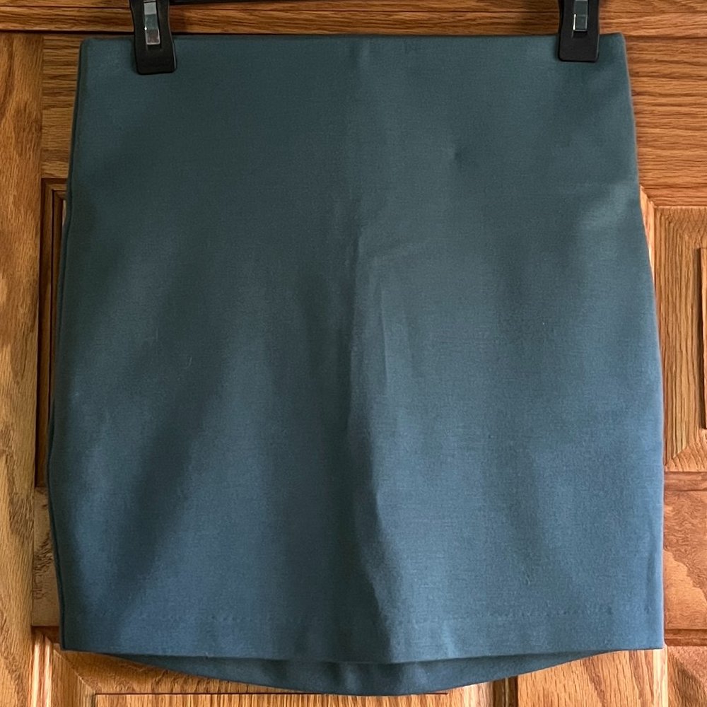 NWOT BCBGeneration, elastic-waist bodycon mini skirt in teal